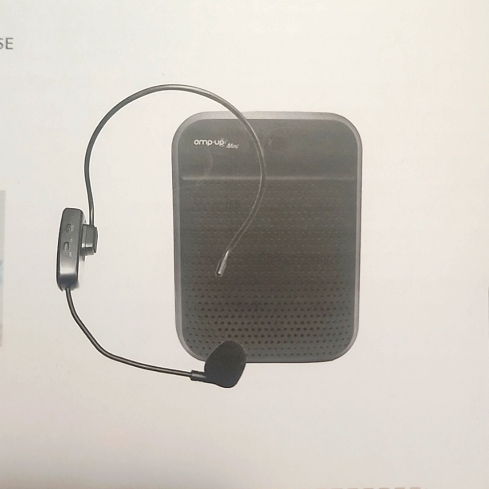 Wireless personal voice amplifier